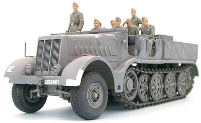 Tamiya 1/35 TYSK 18T HALFTRACK FAMO v:4543993