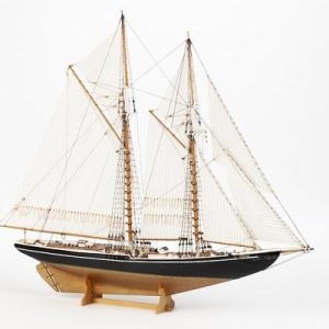 1:100 Bluenose II – Skrog i tre v:7422512 1:100 Bluenose II – Skrog i tre v:7422512